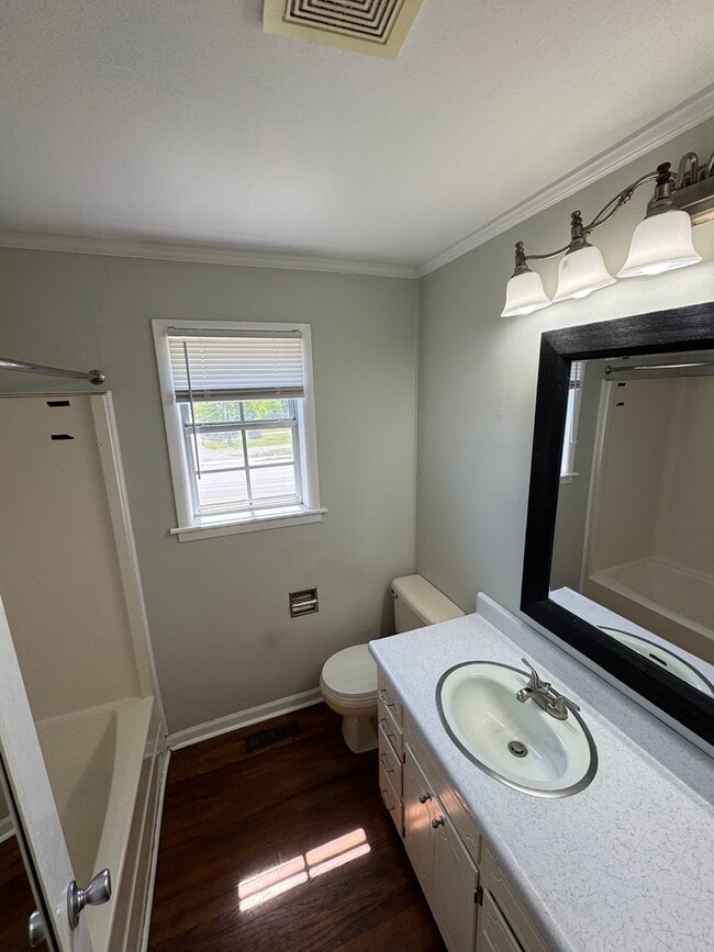 Building Photo - Ooltewah 3 Bedroom 2.5 Bath! Pet Friendly! Housing Vouchers Accpeted!