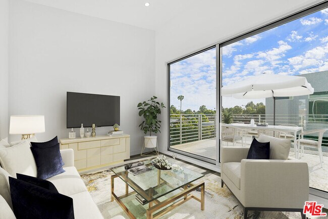 Building Photo - 421 S Wilton Pl