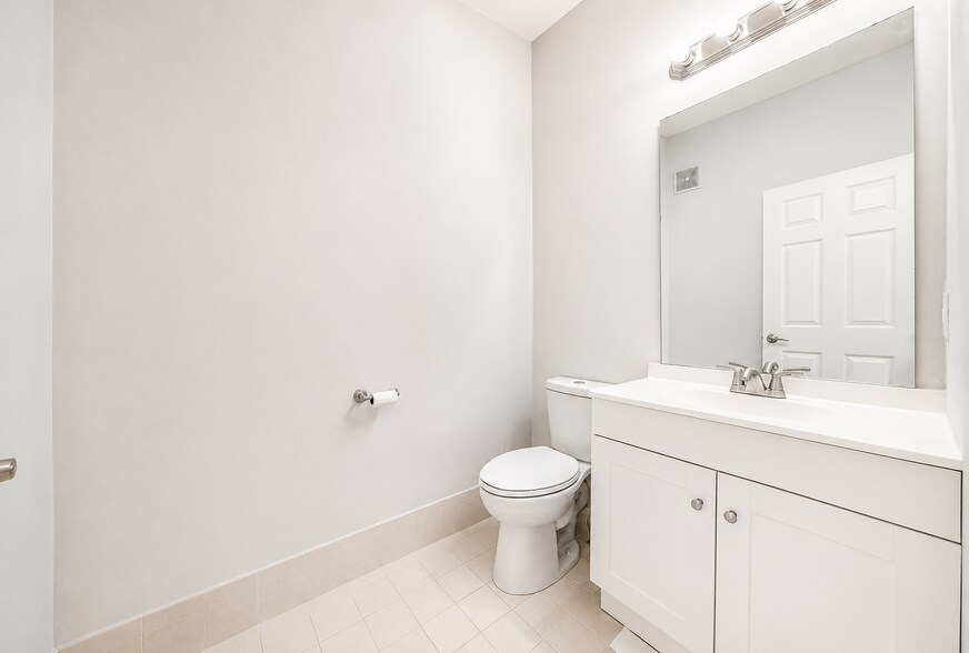 Building Photo - 1008 Shoma Dr