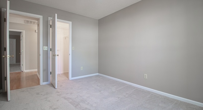 Building Photo - 642 Aspen St