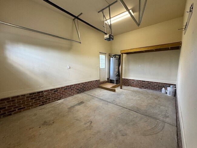 Building Photo - Eagle Ridge Golf Club!