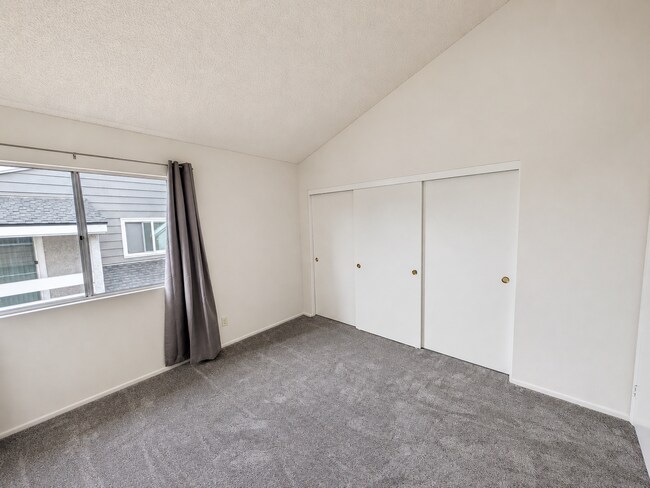 Building Photo - 3727 Mesa Oak Ln
