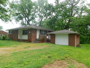 Building Photo - 901 Mahrenholz Ave