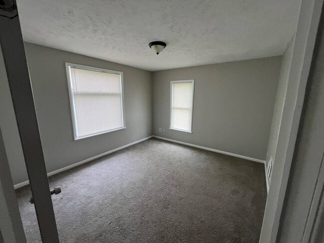 Building Photo - Spacious & Elegant 4-Bedroom Home with Exclusive Rent Discounts!