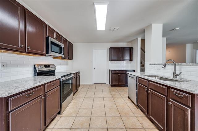 Building Photo - 13279 Cleburne Dr