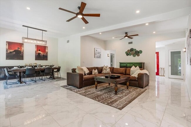 Building Photo - 76140 Fairway Dr