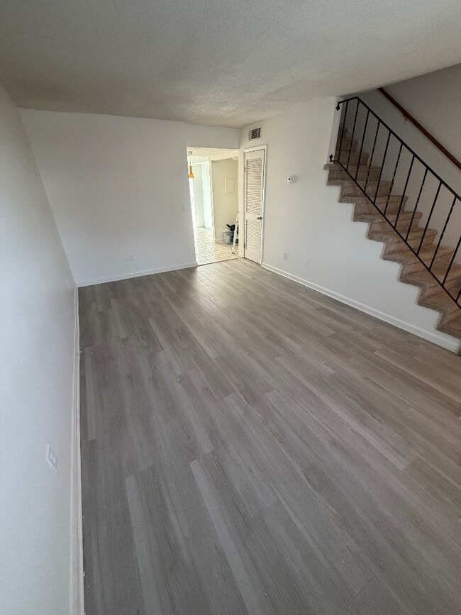 Building Photo - 21 Rivers Point Row