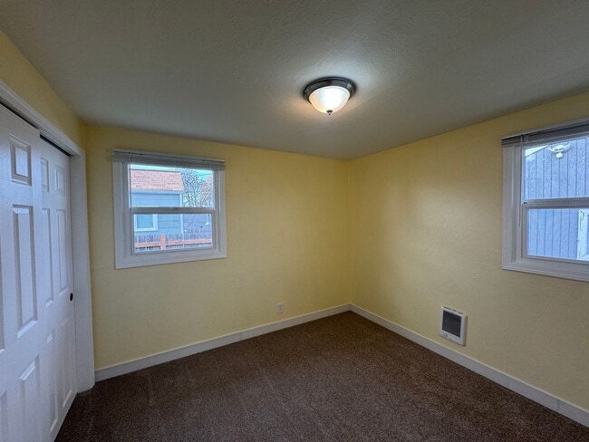 Building Photo - Charming Tacoma Home with Fireplace & Detached Shop