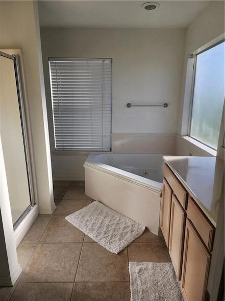 Building Photo - 870 Marina Dr