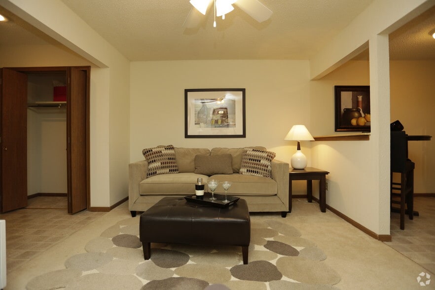 1BR, 1BA - #205 - Deerfield Apartments