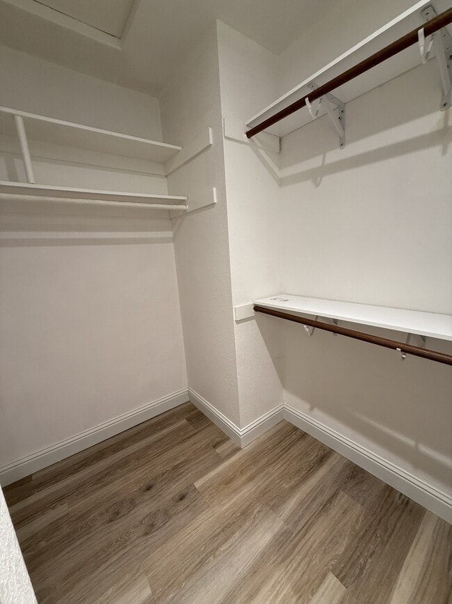 Building Photo - 328 Flaming Oak Dr