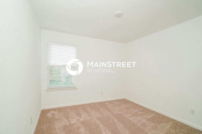 Building Photo - 4 Bedroom Pet-Friendly Home in New Braunfels, TX with Main Street Renewal