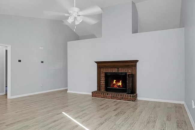 Building Photo - 1084 Willowood Ave
