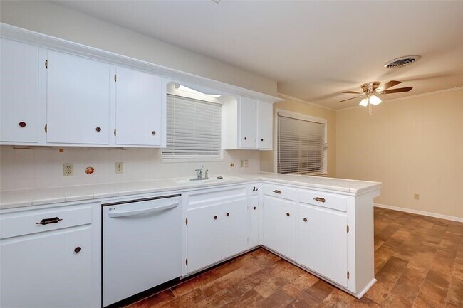 Building Photo - 6543 Kury Ln