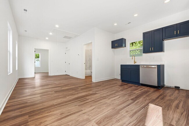 Building Photo - 711 Gerard St