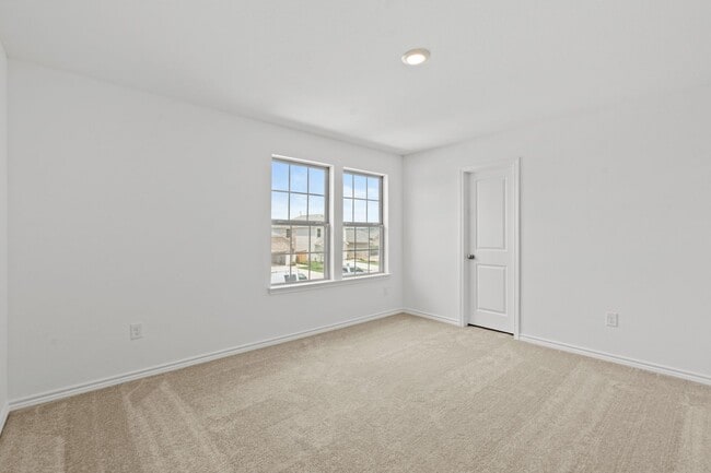 Building Photo - Move-In Ready New Build with Spacious Back...
