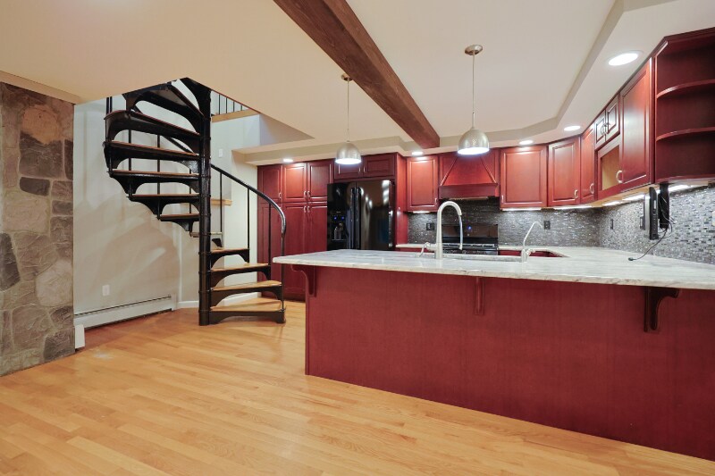 Primary Photo - 44 Crawford St