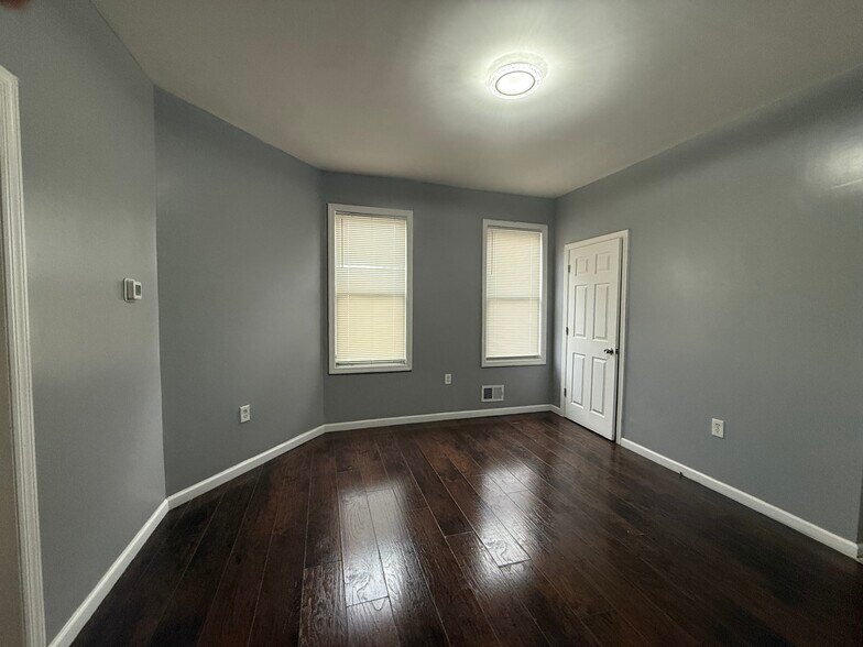 Building Photo - 82 2nd St