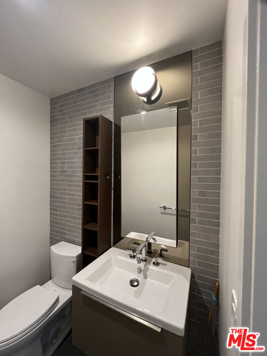 Building Photo - 889 Francisco St