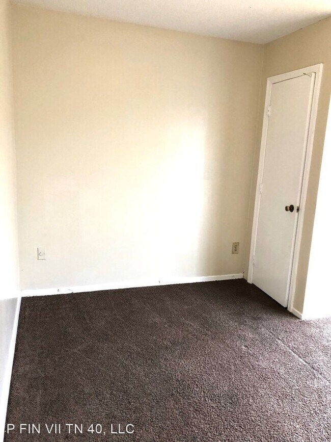 Building Photo - 2 br, 2 bath House - 4496 Wooddale Avenue
