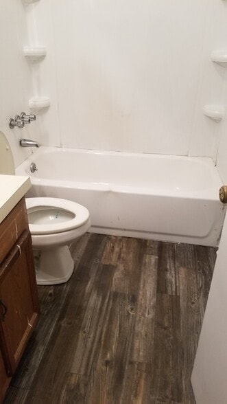 Building Photo - 2718 W McDowell Rd Apt A