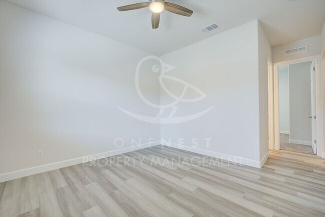Building Photo - Fabulous floorplan; 3 bdrm 3 bthm + bonus ...