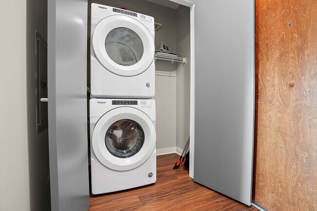 Building Photo - 1410 Nicollet Ave