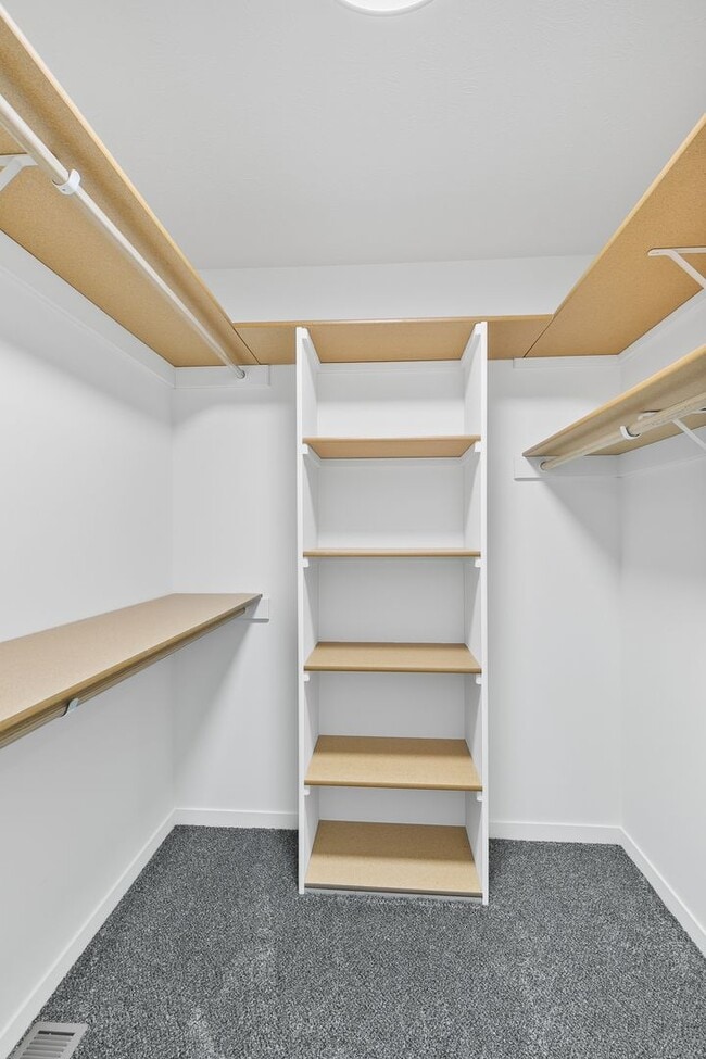 Building Photo - LIKE NEW  3 bed 2 1/2 bath townhouse NW Lincoln