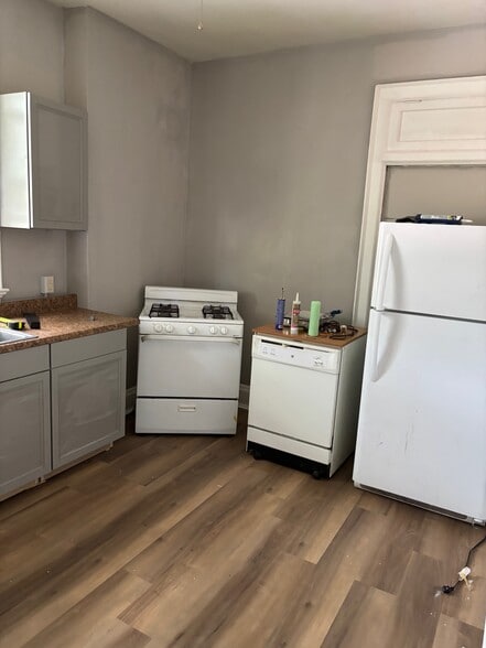 Building Photo - 1802 Holman Ave