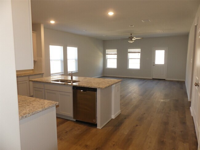 Building Photo - 9547 Caney Trails Rd