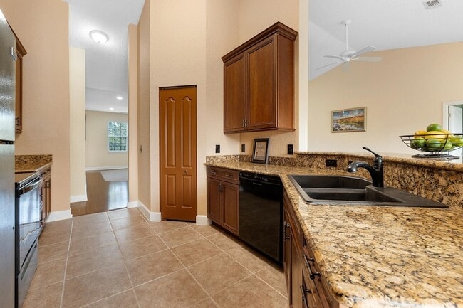 Building Photo - 136 Casa Bella Ln