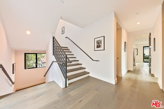 Building Photo - 2030 Talmadge St