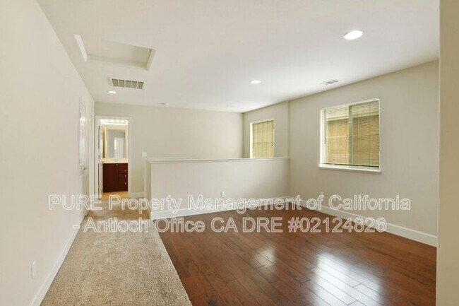 Building Photo - 60 Xena Court