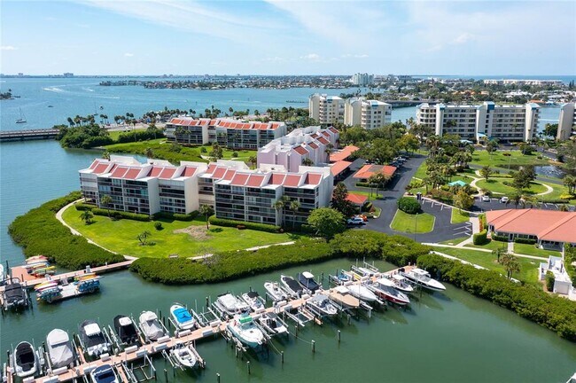 Building Photo - 7907 Sailboat Key Blvd S