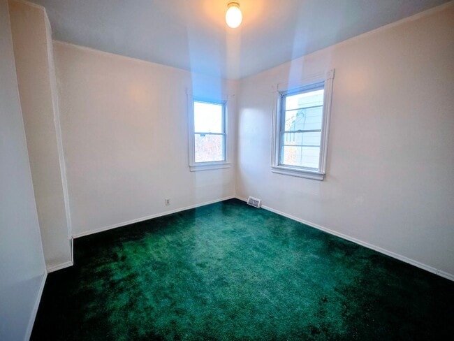 Building Photo - 625 Greenleaf St