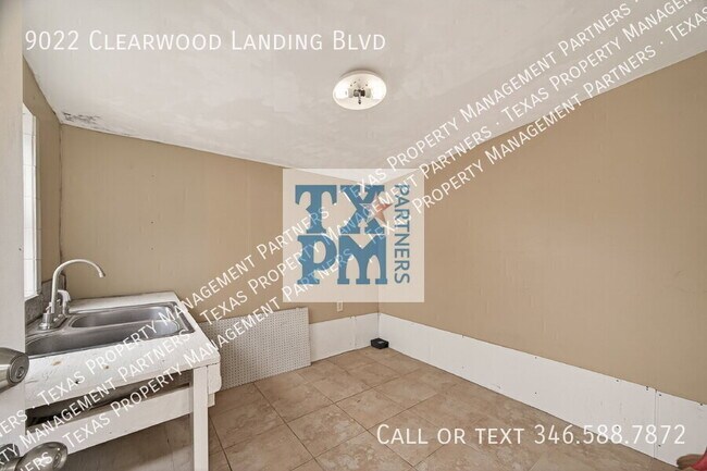 Building Photo - 9022 Clearwood Landing Blvd