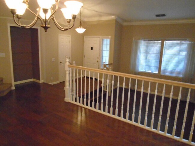 Building Photo - NICE TWO STORY, 3 BEDROOM, 3 FULL BATHROOM...