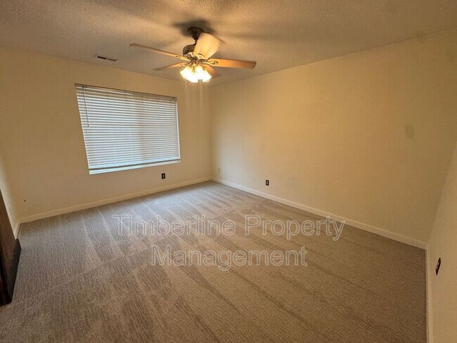 Building Photo - 3548 Bucking Bronco Ct