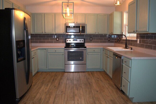 Building Photo - 607 Winterway Dr.