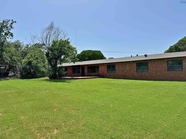 Building Photo - 4115 Rivercrest Dr