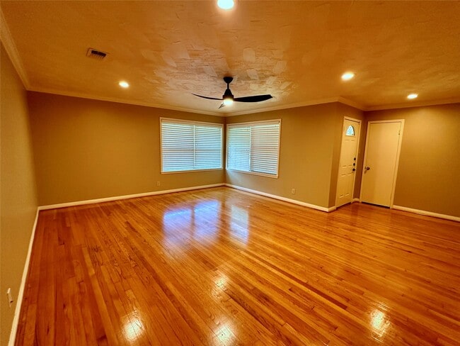 Building Photo - 4325 Kinglet St