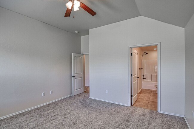 Building Photo - 11141 SW 39th Ct