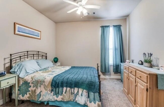 Building Photo - 607 Mallard Dr