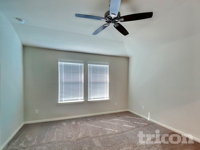 Building Photo - 5523 Shasta Pl