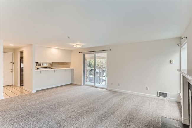 Building Photo - Beautiful 2BR/1BA Condo For Rent!!! Available May 1st - TEXT to TOUR!!!