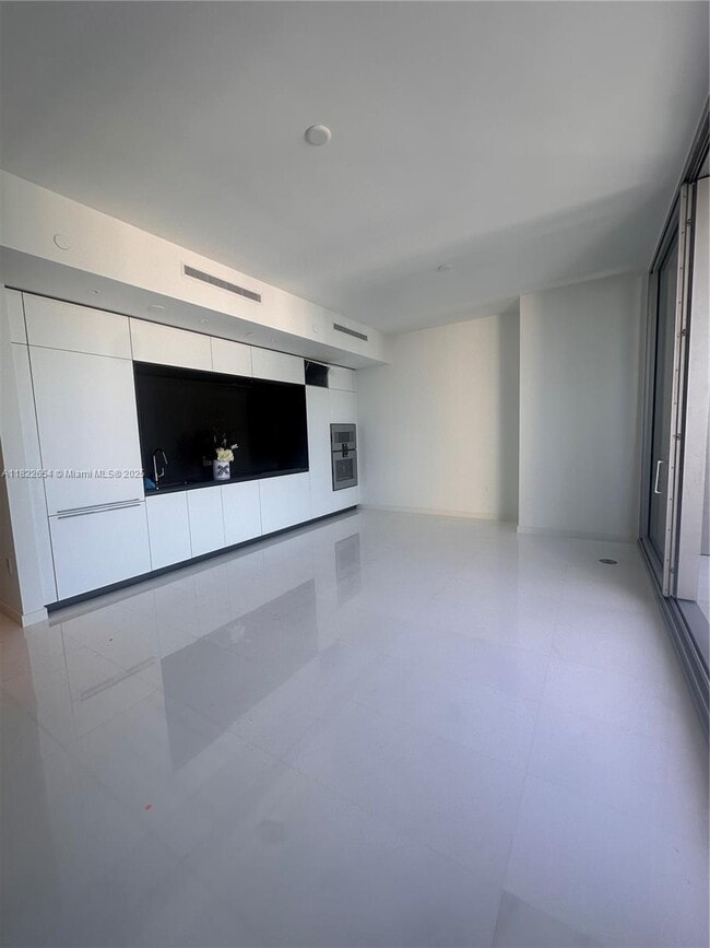 Building Photo - 300 Biscayne Blvd Way