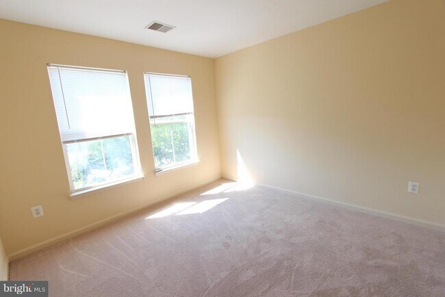 Building Photo - 46180 Chester Terrace