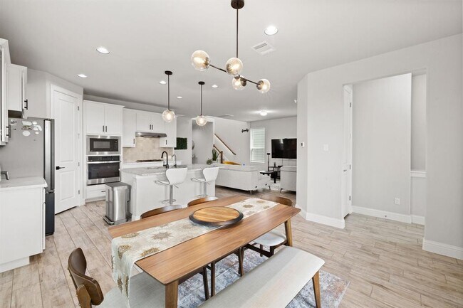 Building Photo - 129 Stone Cyn Dr