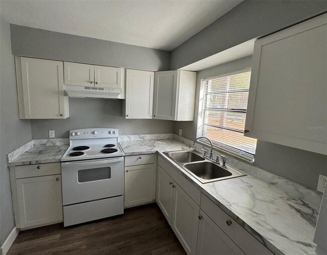 Building Photo - 7130 SW 45th Pl