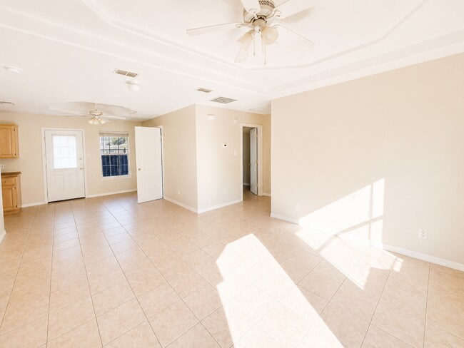 Building Photo - 604 Horizon Peak
